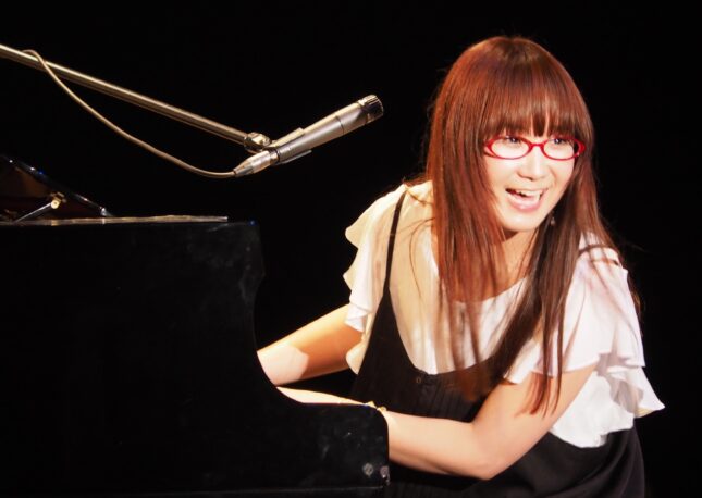 奥華子　デビュー20周年全国弾き語りツアー